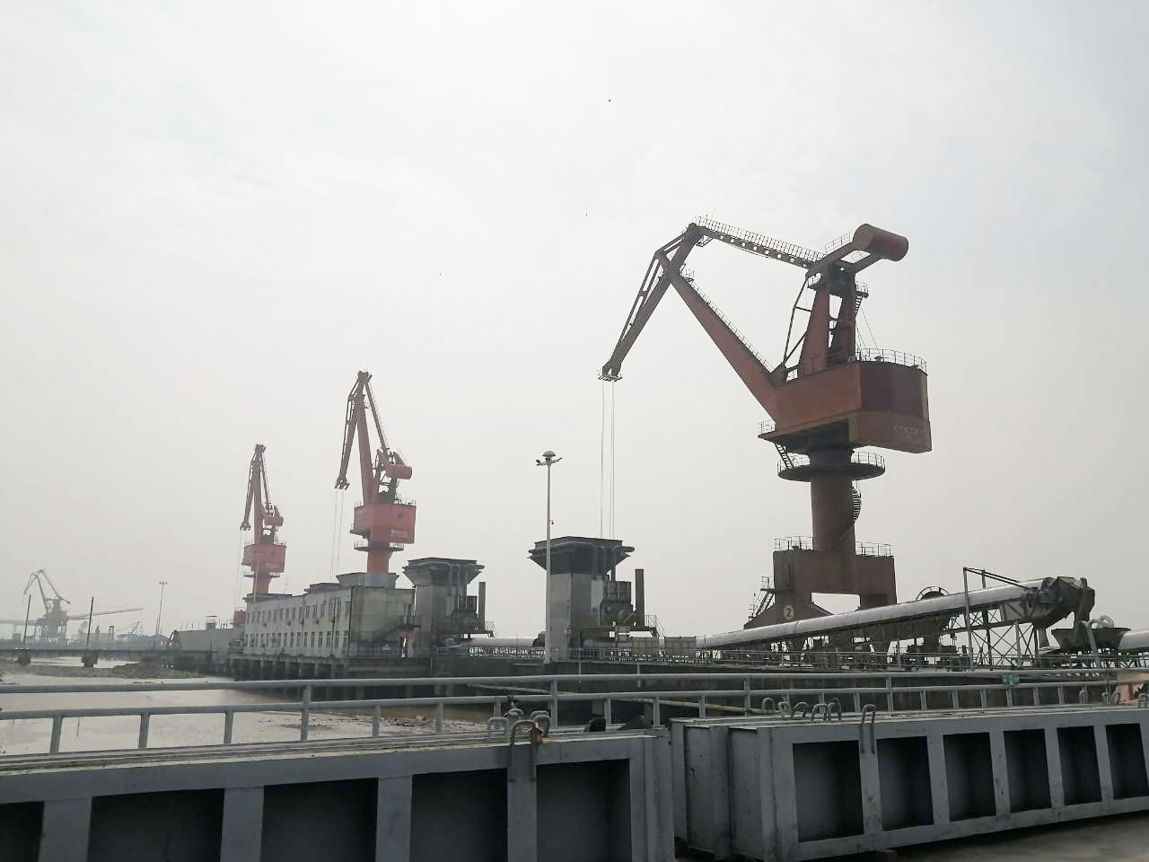 南通中集碼頭門(mén)座機(jī)力矩限制器順利驗(yàn)收！